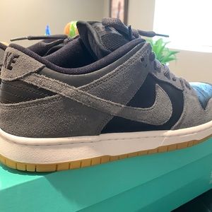 NIKE SB Dunk Low TRD